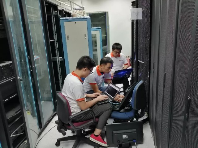 <a  data-cke-saved-href='https://www.os-easy.com' href='https://www.os-easy.com' target='_blank'><u>噢易云</u></a>工程师